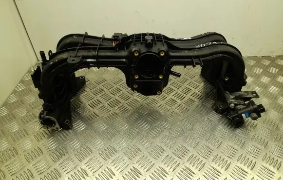 Subaru XV II Intake manifold 22627AA540