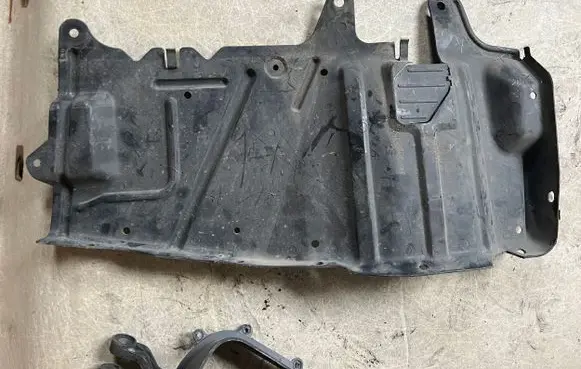 Mitsubishi Space Star Front underbody cover/under tray MR911734 MB911732