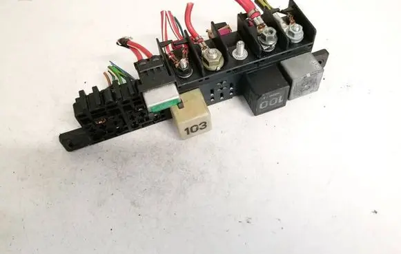 Volkswagen Golf IV Fuse box set 8l0941822