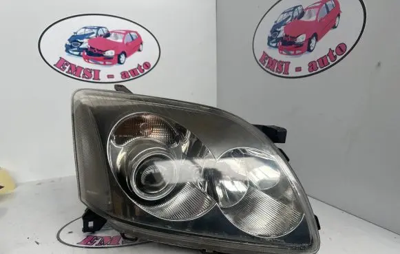 Toyota Avensis T250 Headlight/headlamp 20A369R
