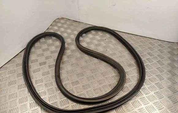Opel Astra K Trunk rubber seal (body) 39102818