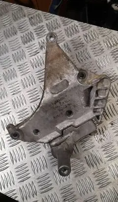 Volkswagen PASSAT B6 Engine mounting bracket 03l199207