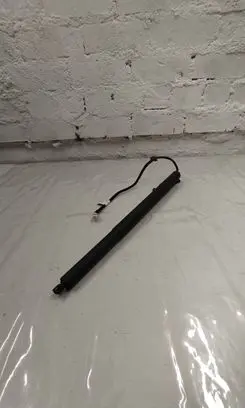 Maserati Levante Tailgate strut 670033247