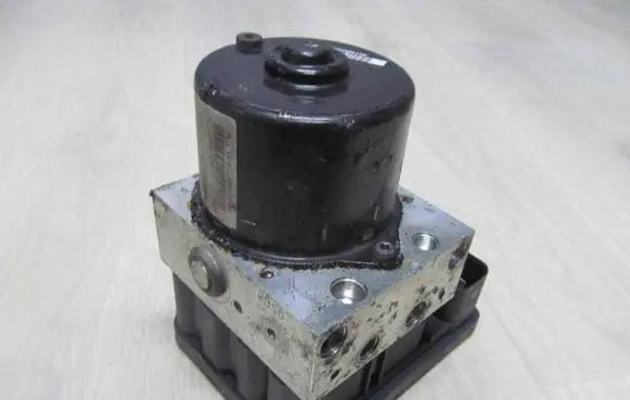 Mazda 3 I ABS Pump 6N612C405AA 7377