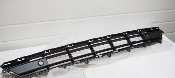 Volvo XC40 Front bumper lower grill 31449342