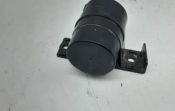 Vacuum air tank