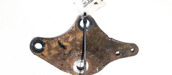 Peugeot 407 Engine mounting bracket 