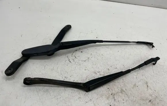Mercedes-Benz E W212 Front wiper blade arm A2128201344 A2128200944