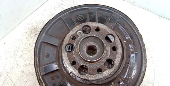 Mercedes-Benz CLS C218 X218 Rear wheel hub spindle/knuckle 