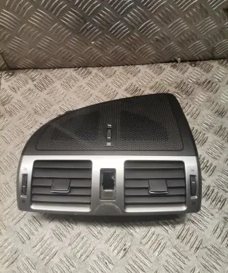 Toyota Avensis T270 Dash center air vent grill 5567005180