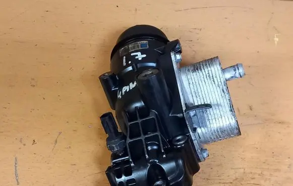 Hyundai i40 Oil filter mounting bracket 264102A300