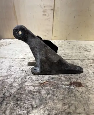 BMW 3 E46 Engine mounting bracket 6750852 22116750852