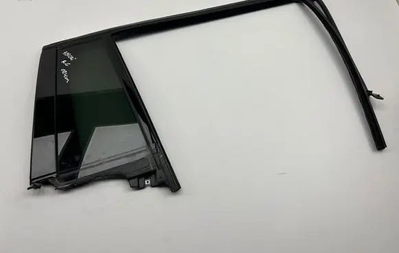 Jeep Grand Cherokee WL Rear vent window glass 43R011667