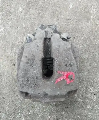 BMW 5 F10 F11 Front brake caliper 6024330