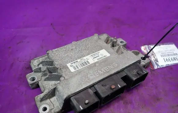 Renault Clio III Engine control unit/module ECU 
