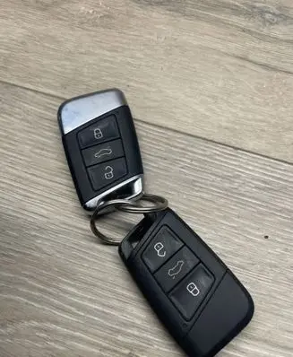Volkswagen PASSAT B8 Ignition key/card 