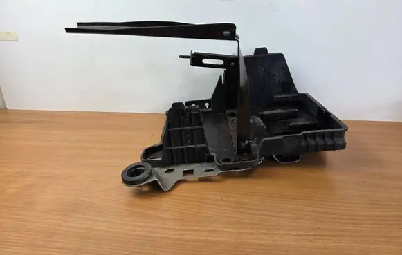 Ford Focus Battery tray JX6B10723AB