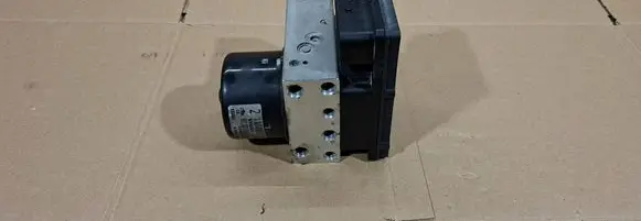 Volvo V70 ABS Pump 30793445 P30793444 10020405084