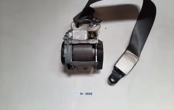 Dodge Caliber Front seatbelt