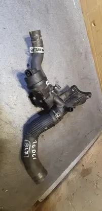 Nissan Qashqai Thermostat housing 110600686R
