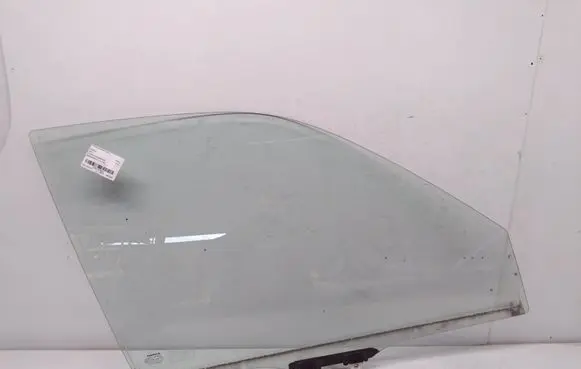 Honda CR-V Front door window glass four-door