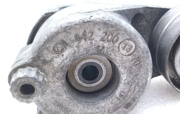 Mercedes-Benz ML W164 Alternator belt tensioner A6422001370