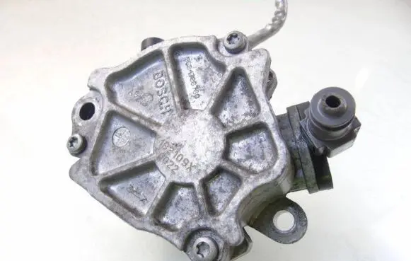 Citroen DS4 Vacuum pump
