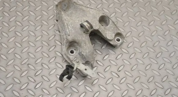 BMW 2 F22 F23 Engine mounting bracket 6789093