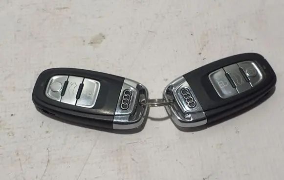 Audi A5 8T 8F Ignition key/card 8K0959754H