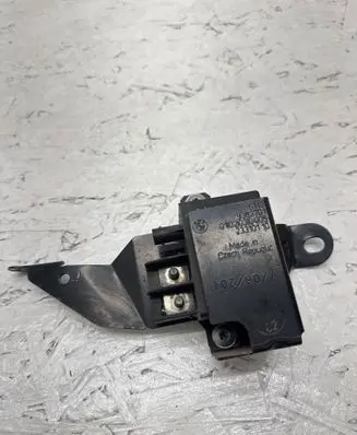 BMW 4 F36 Gran coupe Coolant fan relay 9198302 9383701