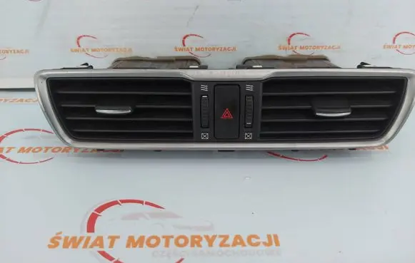 Mazda 3 III Dash center air vent grill BHN16491X
