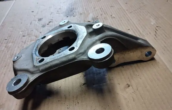 Chrysler Voyager Front wheel hub spindle knuckle 047433576AB
