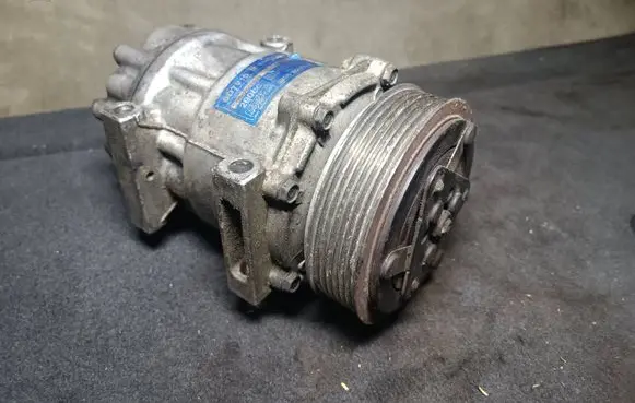 Volvo V50 Air conditioning (A/C) compressor (pump) 3M5H19D629HE 0982608824