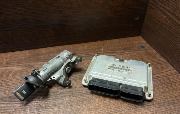Audi A3 S3 8L Engine control unit/module 038906012 038906012A