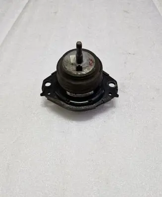 Dodge Durango Engine mount bracket