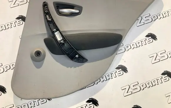 BMW 1 E81 E87 Front door card panel trim 1571391