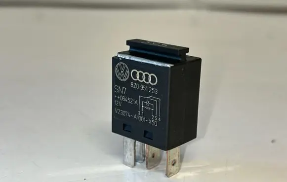 Audi A6 S6 C6 4F Other relay 8Z0951253