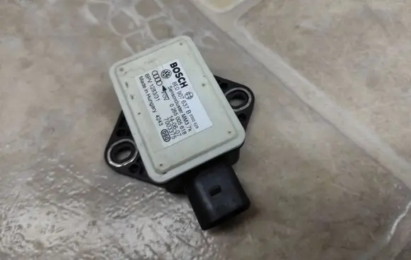 Audi A6 S6 C6 4F ESP acceleration yaw rate sensor 8E0907637B 0265005618