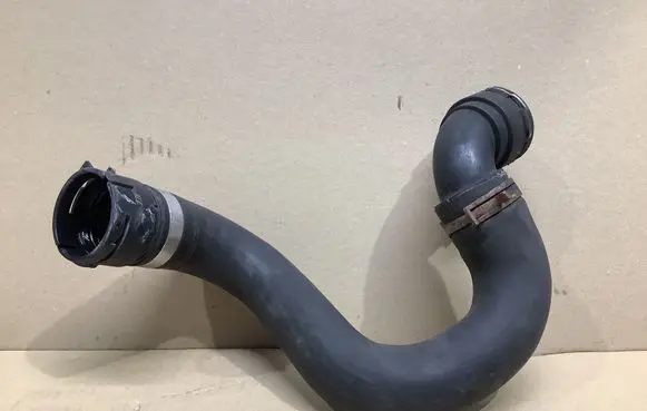 Mercedes-Benz Vito Viano W447 Engine coolant pipe/hose A4475013182 1321053
