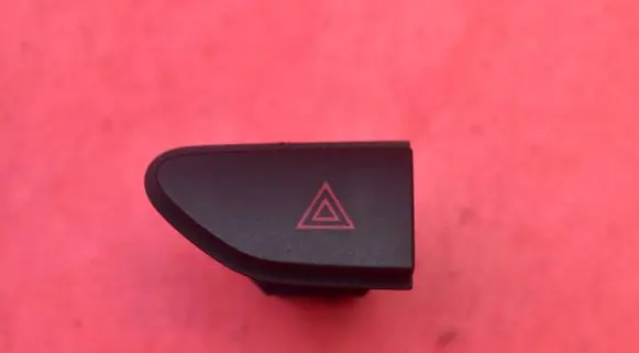 Dacia Duster Hazard light switch 252907372R