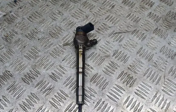 Volkswagen PASSAT CC Fuel injector