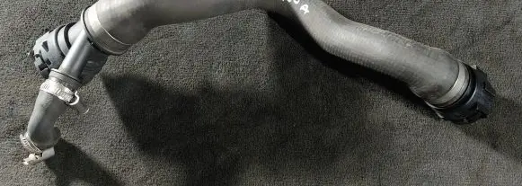 BMW 5 E39 Engine coolant pipe/hose