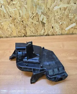 Volvo C70 Engine control unit box 30776195 1017468S02