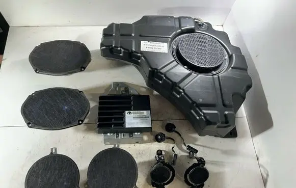 Jeep Grand Cherokee Audio system kit 05064610AC 05064358AB 05064551AB