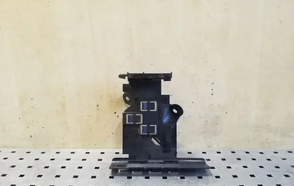 Audi A3 S3 8V Engine control unit holder 5Q0906507F