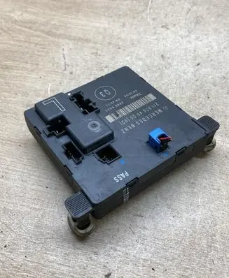 Mercedes-Benz E W211 Door control unit/module 2118704026 00006805