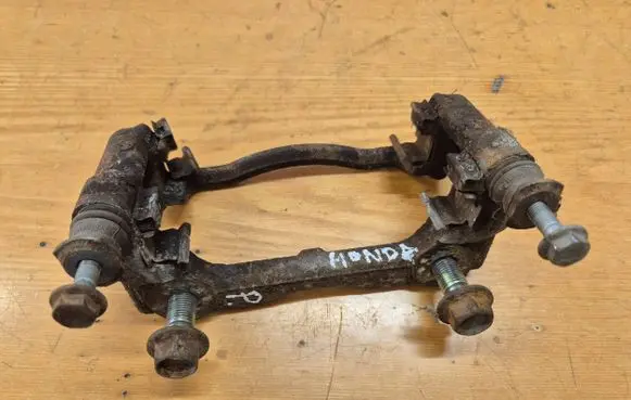 Honda CR-V Front Brake Caliper Pad/Carrier 