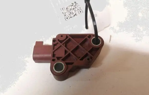 Volvo V50 Airbag deployment crash/impact sensor 9206975 MRSA5 8840A5
