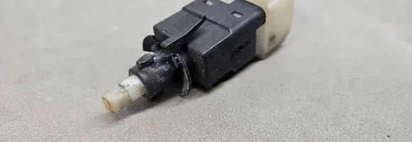 Mercedes-Benz E W210 Brake pedal sensor switch A0015456409