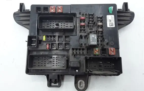 Opel Insignia A Fuse module 1327732203 13277322